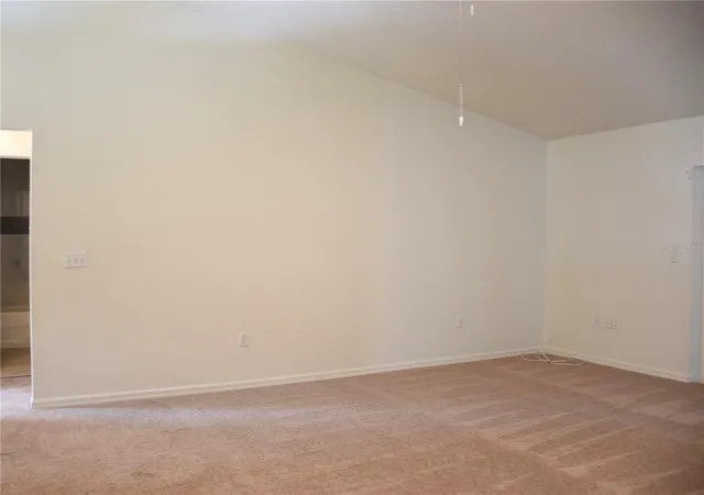 Photo 4 of Single family home for sale at 5814 Driftwood Dr, Winter Haven, FL 33884 | MLS# L4965467 | Listing updated on 2026-10-02