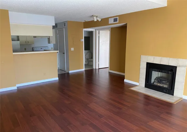 Photo 3 of Condo for sale at 320 Forestway Cir #307, Altamonte Springs, FL 32701 | MLS# O6446250 | Listing updated on 2026-10-02