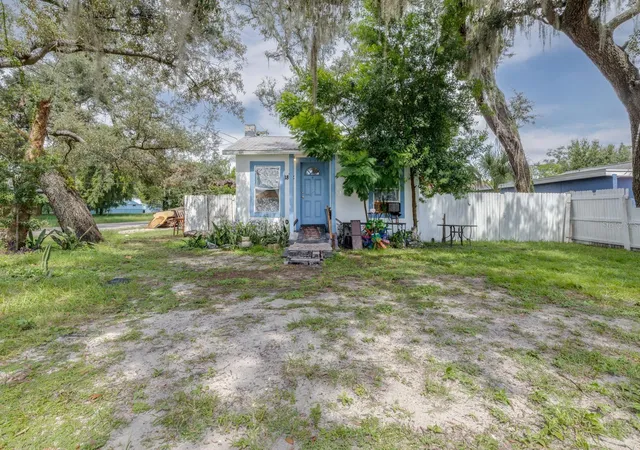 Single family home for sale at 1802 E Annie St, TAMPA, FL 33612 | MLS# TB8553713