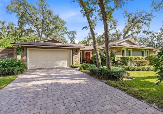 Photo 2 of Sale Pending at 1310 Stanley St, Longwood, FL 32750 | MLS# O6446255 | Listing updated on 2026-10-05