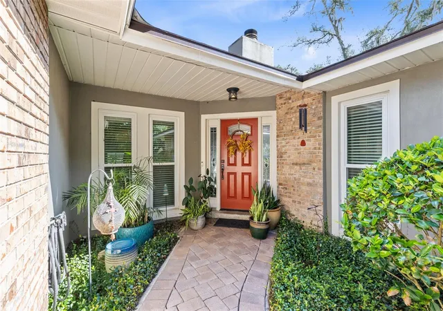 Photo 3 of Sale Pending at 1310 Stanley St, Longwood, FL 32750 | MLS# O6446255 | Listing updated on 2026-10-05