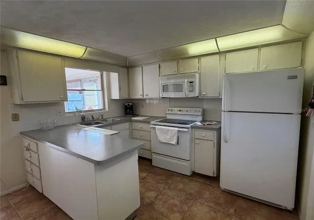 Photo 3 of Single family home for sale at 3914 Carioca Rd, Holiday, FL 34691 | MLS# W7889968 | Listing updated on 2026-10-02