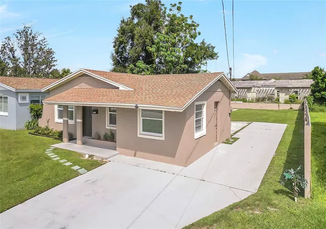 Photo 2 of Single family home for sale at 2041 W Gore St, Orlando, FL 32805 | MLS# O6446261 | Listing updated on 2026-10-01