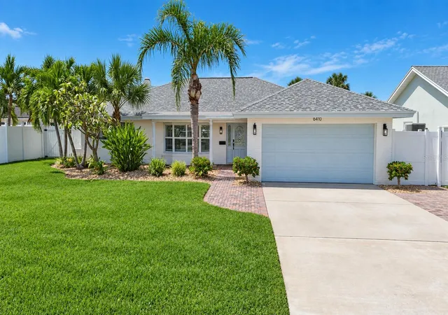 Photo 2 of Single family home for sale at 6410 3rd Palm Point, Saint Petersburg, FL 33706 | MLS# TB8553727 | Listing updated on 2026-10-06