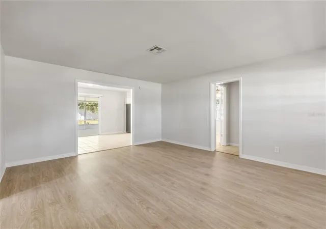 Photo 4 of Single family home for sale at 1270 E Fowler Dr, Deltona, FL 32725 | MLS# V4951598 | Listing updated on 2026-10-07