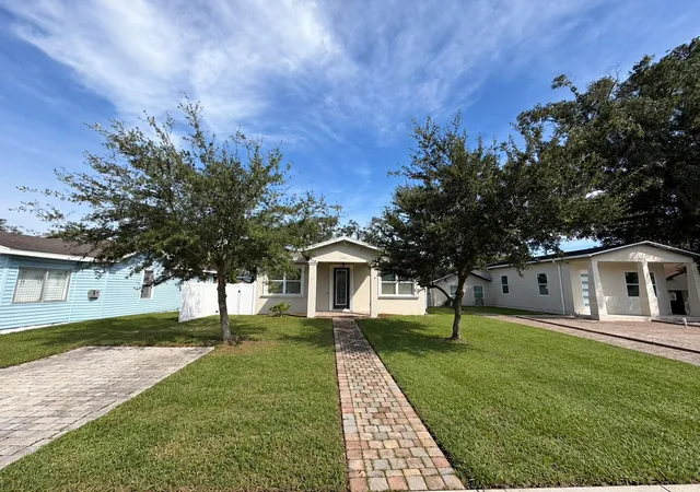 Single family home for sale at 3725 57th Avenue N, Saint Petersburg, FL 33714 | MLS# L4965471