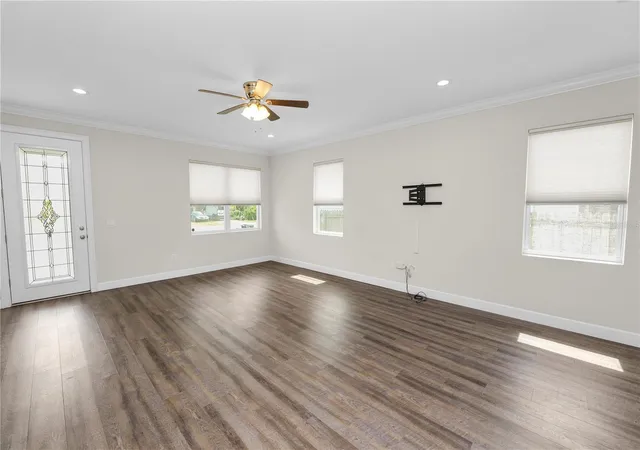 Photo 3 of Single family home for sale at 3725 57th Avenue N, Saint Petersburg, FL 33714 | MLS# L4965471 | Listing updated on 2026-10-09