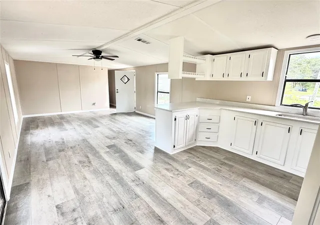 Photo 4 of Manufactured home for sale at 3137 Fast Trot Trl, Lake Wales, FL 33898 | MLS# S5158605 | Listing updated on 2026-10-01