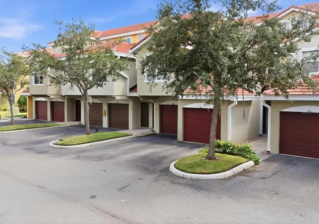 Photo 3 of Condo for sale at 5711 Bentgrass Dr #19-102, Sarasota, FL 34235 | MLS# A4708010 | Listing updated on 2026-10-10