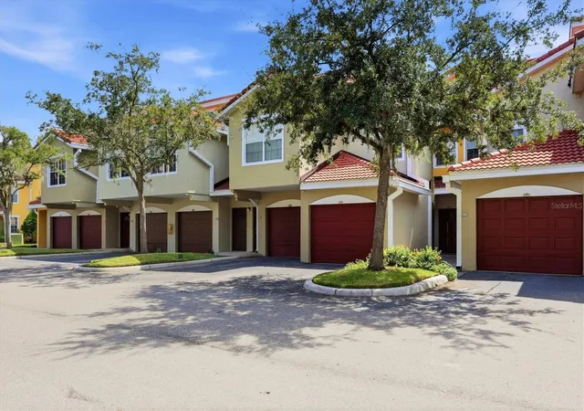 Photo 4 of Condo for sale at 5711 Bentgrass Dr #19-102, Sarasota, FL 34235 | MLS# A4708010 | Listing updated on 2026-10-10