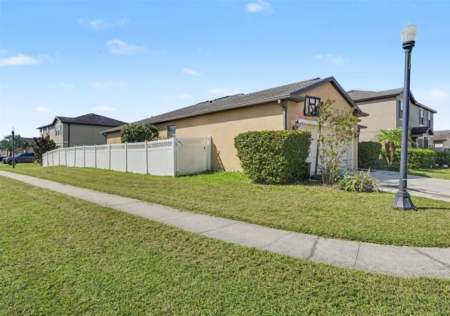 Photo 2 of Single family home for sale at 8706 Hinsdale Hts Dr, Polk City, FL 33868 | MLS# TB8553735 | Listing updated on 2026-10-02