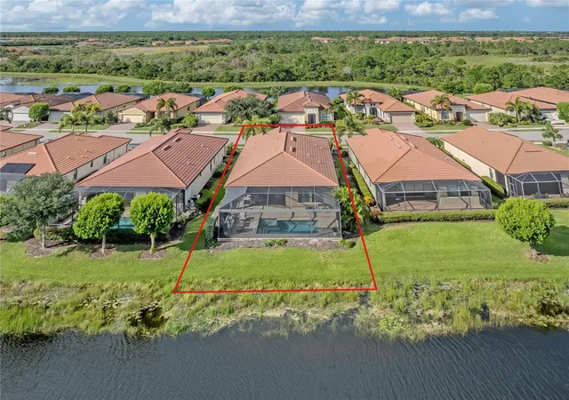 Photo 3 of Single family home for sale at 10422 Medjool Dr, Venice, FL 34293 | MLS# N6146010 | Listing updated on 2026-10-22