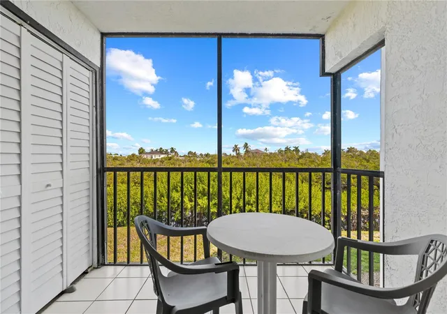 Listing Photo 2 - Condo for sale in building located at 22652 Island Pines Wy, FORT MYERS BEACH, FL 33931 - Unit #154