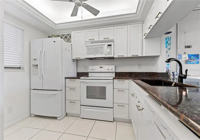 Listing Photo 3 - Condo for sale in building located at 22652 Island Pines Wy, FORT MYERS BEACH, FL 33931 - Unit #154