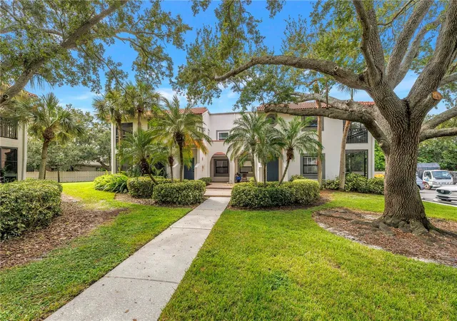 Photo 2 of Condo for sale at 484 Santa Cruz Pl NE #F, Saint Petersburg, FL 33703 | MLS# TB8553746 | Listing updated on 2026-10-03
