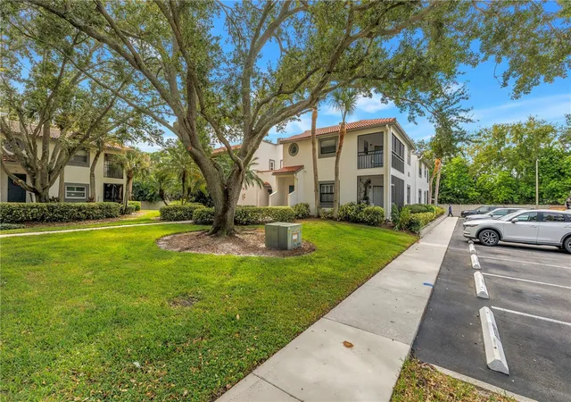 Photo 3 of Condo for sale at 484 Santa Cruz Pl NE #F, Saint Petersburg, FL 33703 | MLS# TB8553746 | Listing updated on 2026-10-03