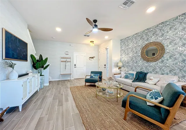 Photo 3 of Townhouse for sale at 3001 Pilot House Pl, Oviedo, FL 32765 | MLS# G5118472 | Listing updated on 2026-10-21