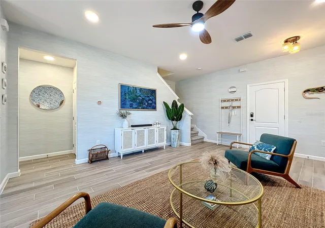 Photo 4 of Townhouse for sale at 3001 Pilot House Pl, Oviedo, FL 32765 | MLS# G5118472 | Listing updated on 2026-10-21
