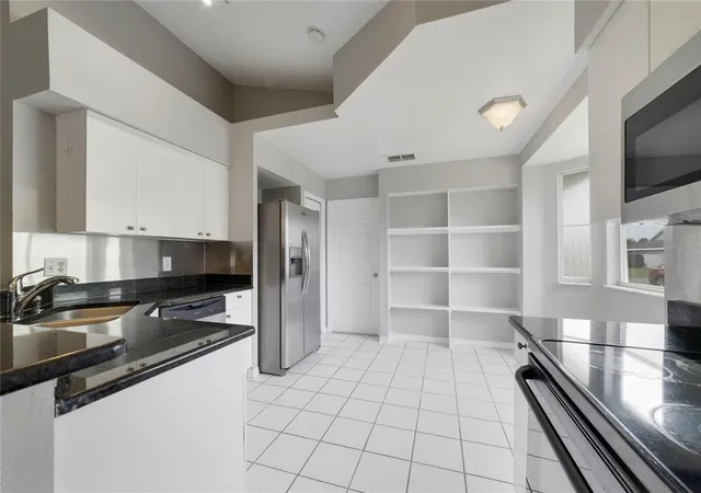 Photo 4 of Single family home for sale at 520 Hanging Moss Rd, Davenport, FL 33837 | MLS# O6446285 | Listing updated on 2026-10-06