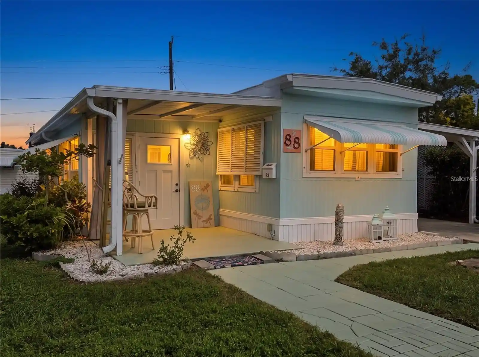 Listing Photo 2 - Condo for sale in 1800 Englewood Rd located at 1800 Englewood Rd, ENGLEWOOD, FL 34223 - Unit #88