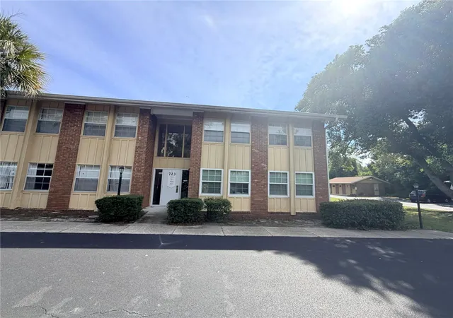 Condo for sale at 723 Perkins St #200, LEESBURG, FL 34748 | MLS# G5118473