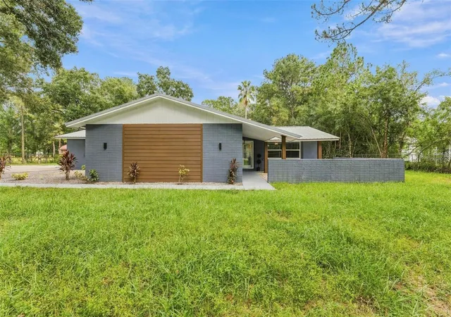 Photo 1 of Single family home for sale at 17818 Deerfield Dr, Lutz, FL 33558 | MLS# TB8553759 | Listing updated on 2026-10-05