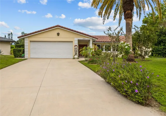 Photo 2 of Single family home for sale at 3614 Pembrook Dr, Sarasota, FL 34239 | MLS# A4708013 | Listing updated on 2026-10-07