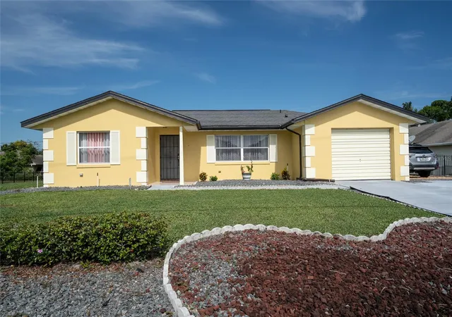 Photo 1 of Single family home for sale at 2178 India Blvd, Deltona, FL 32738 | MLS# V4951602 | Listing updated on 2026-10-03