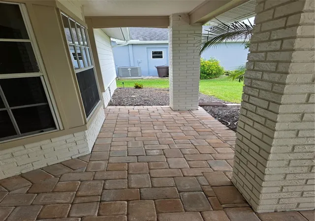 Photo 3 of Single family home for sale at 2456 Deer Trl Ln, Spring Hill, FL 34606 | MLS# W7889971 | Listing updated on 2026-10-01
