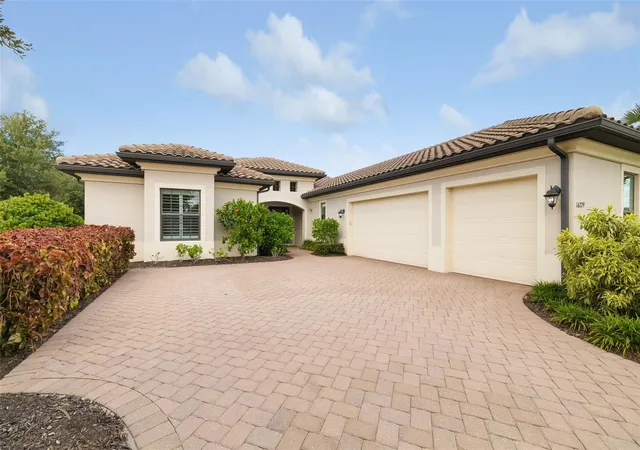 Photo 3 of Single family home for sale at 16229 Castle Park Ter, Lakewood Ranch, FL 34202 | MLS# A4708018 | Listing updated on 2026-10-03