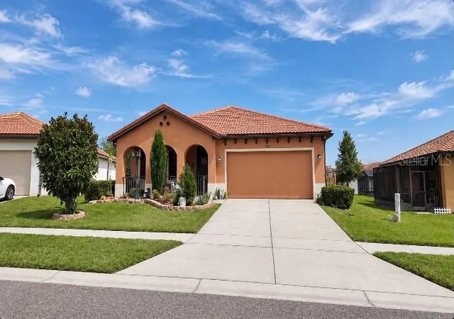 Photo 1 of Single family home for sale at 2921 Casabella Dr, Kissimmee, FL 34744 | MLS# S5158610 | Listing updated on 2026-10-14