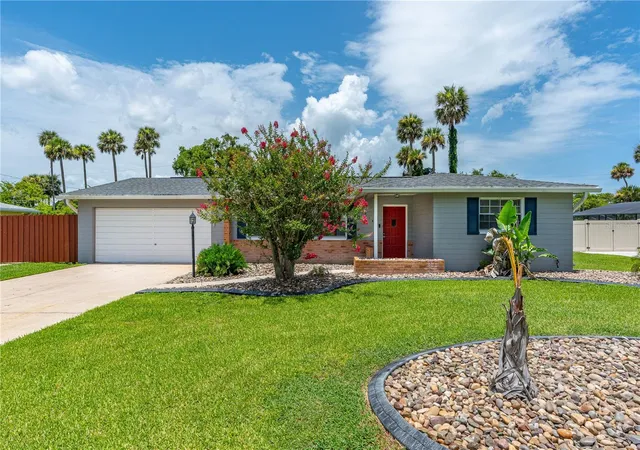 Photo 1 of Single family home for sale at 918 Wells Dr, South Daytona, FL 32119 | MLS# FC321816 | Listing updated on 2026-10-01