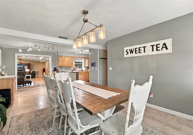 Photo 3 of Single family home for sale at 645 Ave M SE, Winter Haven, FL 33880 | MLS# L4965475 | Listing updated on 2026-10-02
