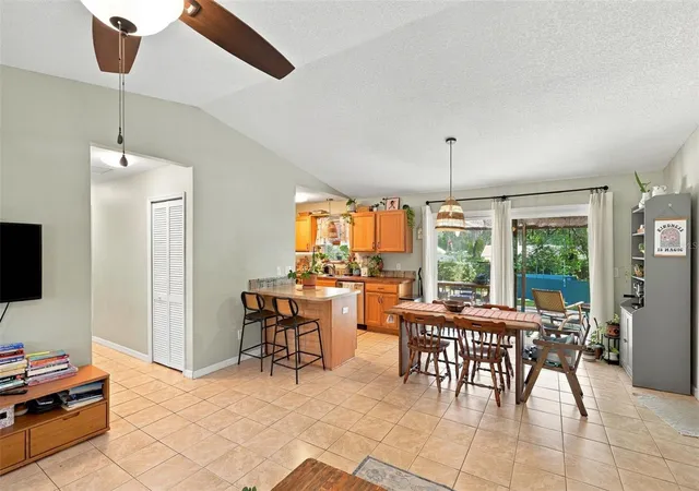 Photo 4 of Single family home for sale at 637 Pratt St, Deland, FL 32720 | MLS# O6446299 | Listing updated on 2026-10-07