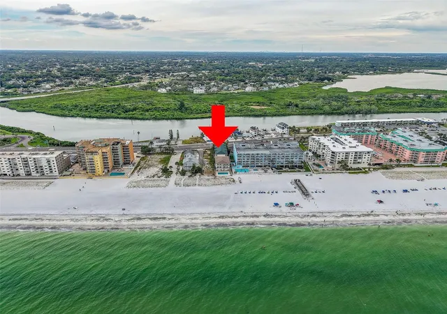 Photo 1 of Single family home for sale at 18522 Gulf Blvd #D, Indian Shores, FL 33785 | MLS# TB8553785 | Listing updated on 2026-10-08
