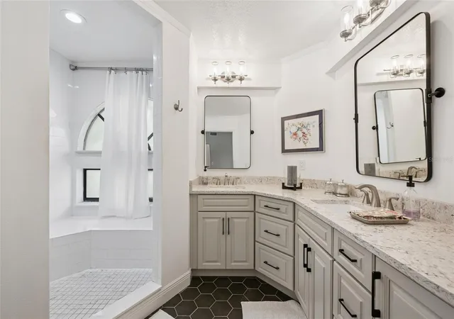 Photo 3 of Condo for sale at 1266 Saint Tropez Cir #1266, Orlando, FL 32806 | MLS# O6446303 | Listing updated on 2026-10-03