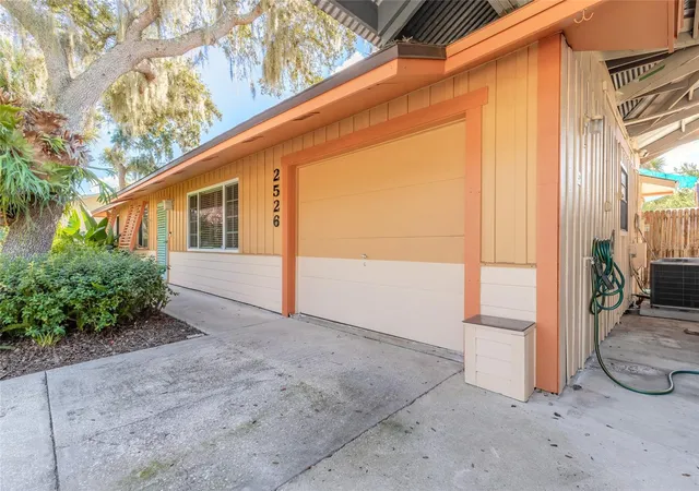 Photo 4 of Single family home for sale at 2526 Royal Palm Dr, Edgewater, FL 32141 | MLS# NS1089399 | Listing updated on 2026-10-23