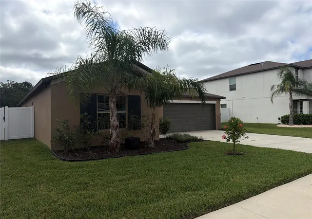 Photo 3 of Single family home for sale at 39938 Harmon Grv Ct, Zephyrhills, FL 33540 | MLS# TB8553788 | Listing updated on 2026-10-08