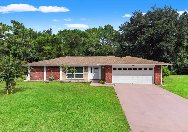 Photo 1 of Single family home for sale at 7 Douglas Ct N, Homosassa, FL 34446 | MLS# TB8553790 | Listing updated on 2026-10-05
