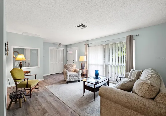 Photo 3 of Single family home for sale at 7 Douglas Ct N, Homosassa, FL 34446 | MLS# TB8553790 | Listing updated on 2026-10-05