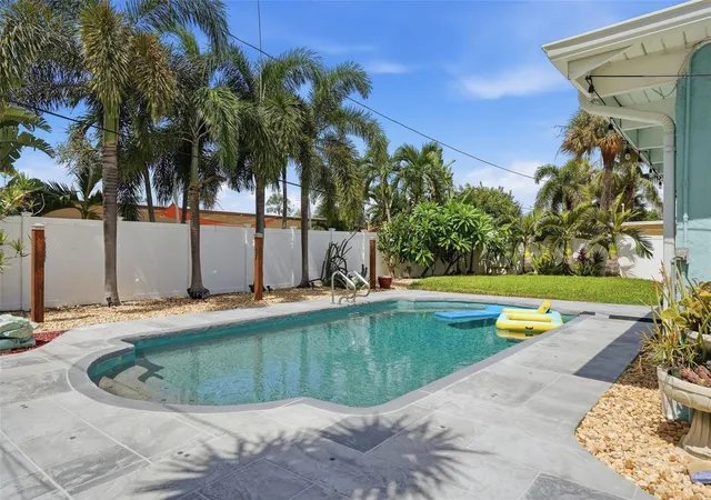 Photo 2 of Single family home for sale at 5285 40th Street S, Saint Petersburg, FL 33711 | MLS# TB8553791 | Listing updated on 2026-10-08