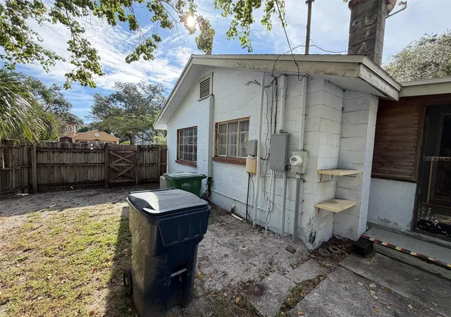 Photo 3 of Single family home for sale at 6028 S 2nd Street, Tampa, FL 33611 | MLS# O6446311 | Listing updated on 2026-10-01