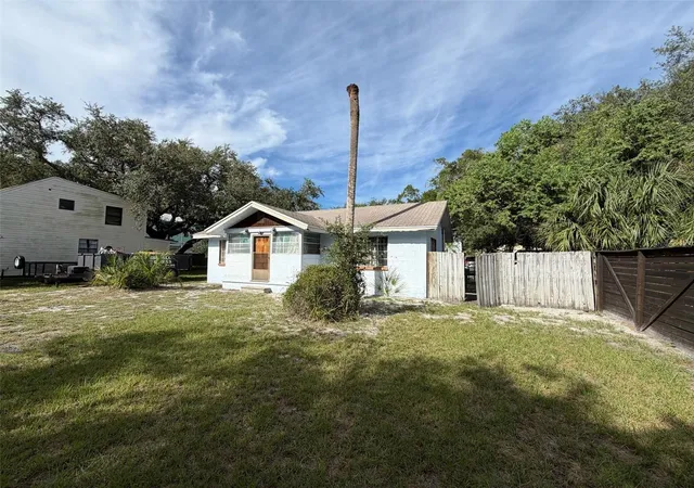 Photo 3 of Single family home for sale at 6028 S 2nd Street, Tampa, FL 33611 | MLS# O6446311 | Listing updated on 2026-10-01