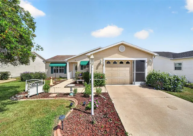 Photo 3 of Single family home for sale at 2615 Privada Dr, The Villages, FL 32162 | MLS# OM733205 | Listing updated on 2026-10-02