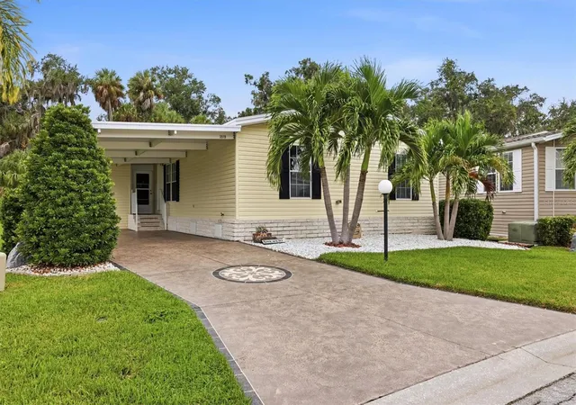 Photo 2 of Manufactured home for sale at 3519 70th Avenue E, Ellenton, FL 34222 | MLS# A4708029 | Listing updated on 2026-10-11