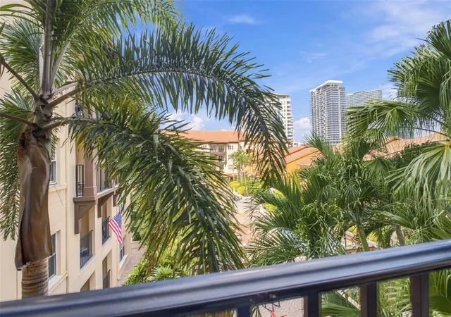Photo 3 of Condo for sale at 100 4th Avenue S #307, Saint Petersburg, FL 33701 | MLS# TB8553804 | Listing updated on 2026-10-18