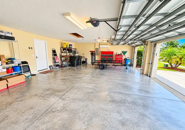 Photo 3 of Single family home for sale at 3748 Round Table Ct, Land O Lakes, FL 34638 | MLS# A4708034 | Listing updated on 2026-10-22
