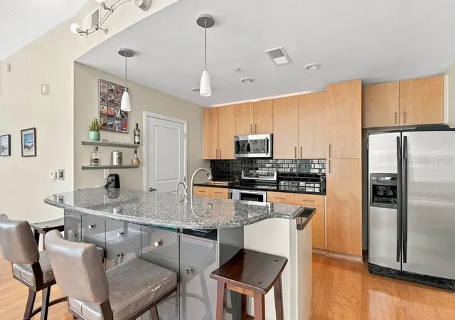 Photo 3 of Condo for sale at 155 S Court Ave #1102, Orlando, FL 32801 | MLS# O6446337 | Listing updated on 2026-10-02