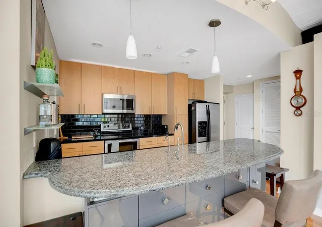 Photo 4 of Condo for sale at 155 S Court Ave #1102, Orlando, FL 32801 | MLS# O6446337 | Listing updated on 2026-10-02
