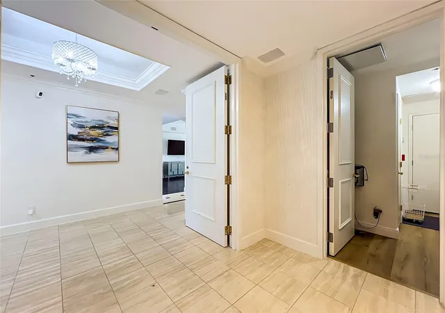 Photo 3 of Condo for sale at 1110 W Ivanhoe Blvd #9, Orlando, FL 32804 | MLS# O6446338 | Listing updated on 2026-10-06